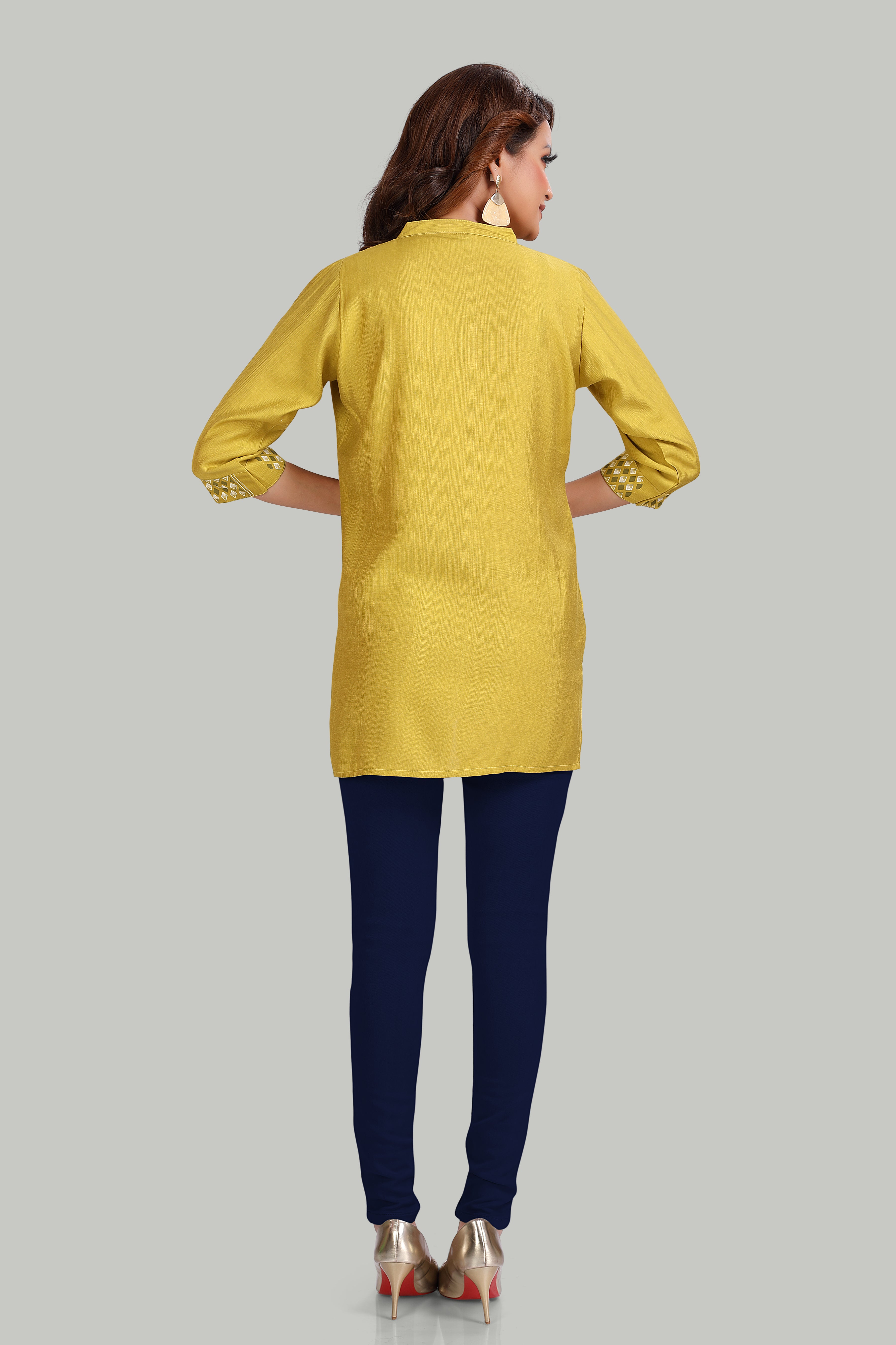 Green Floral Printed Short Kurti – 3/4th Sleeve, Cotton Blend