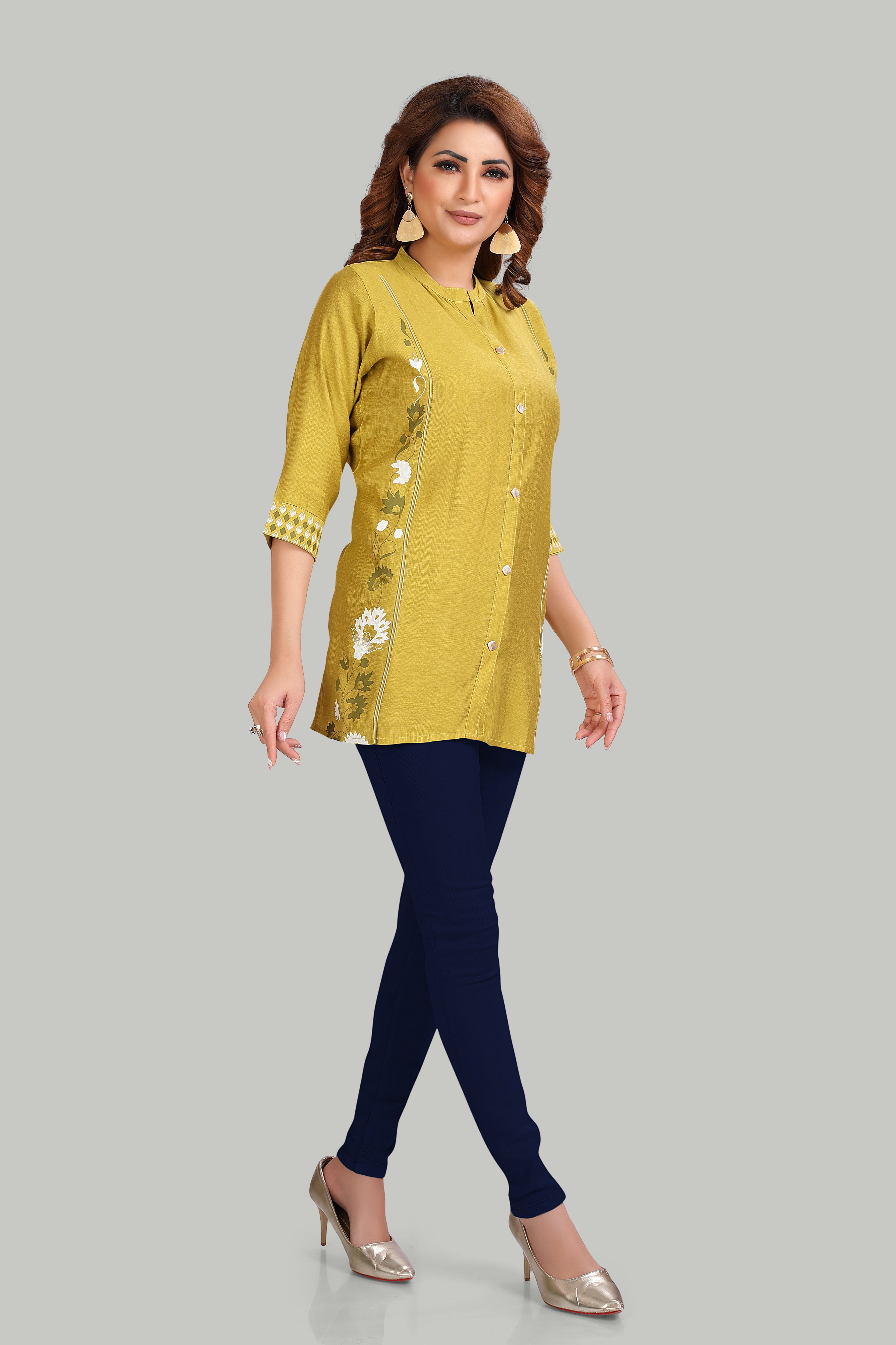 Green Floral Printed Short Kurti – 3/4th Sleeve, Cotton Blend