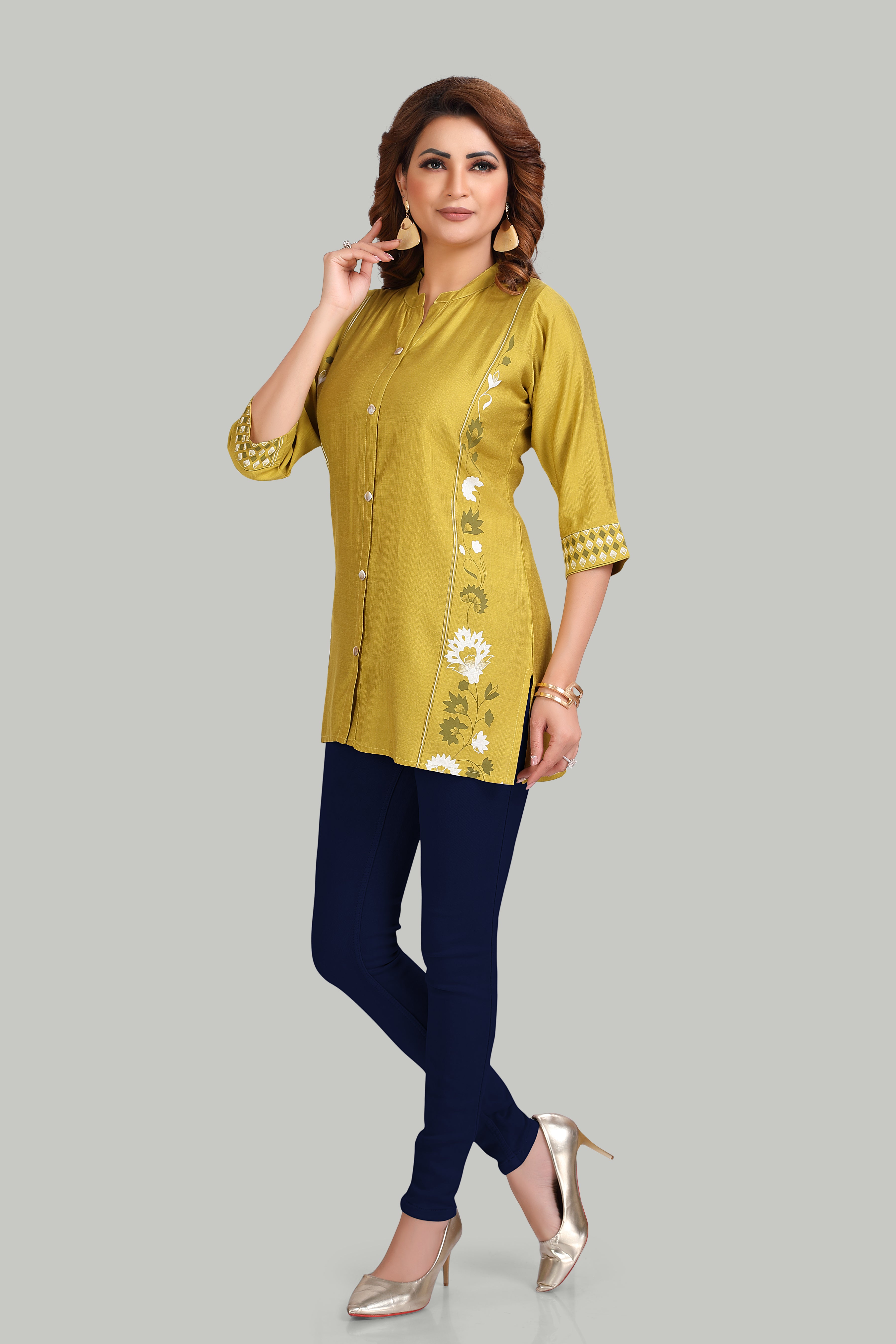 Green Floral Printed Short Kurti – 3/4th Sleeve, Cotton Blend
