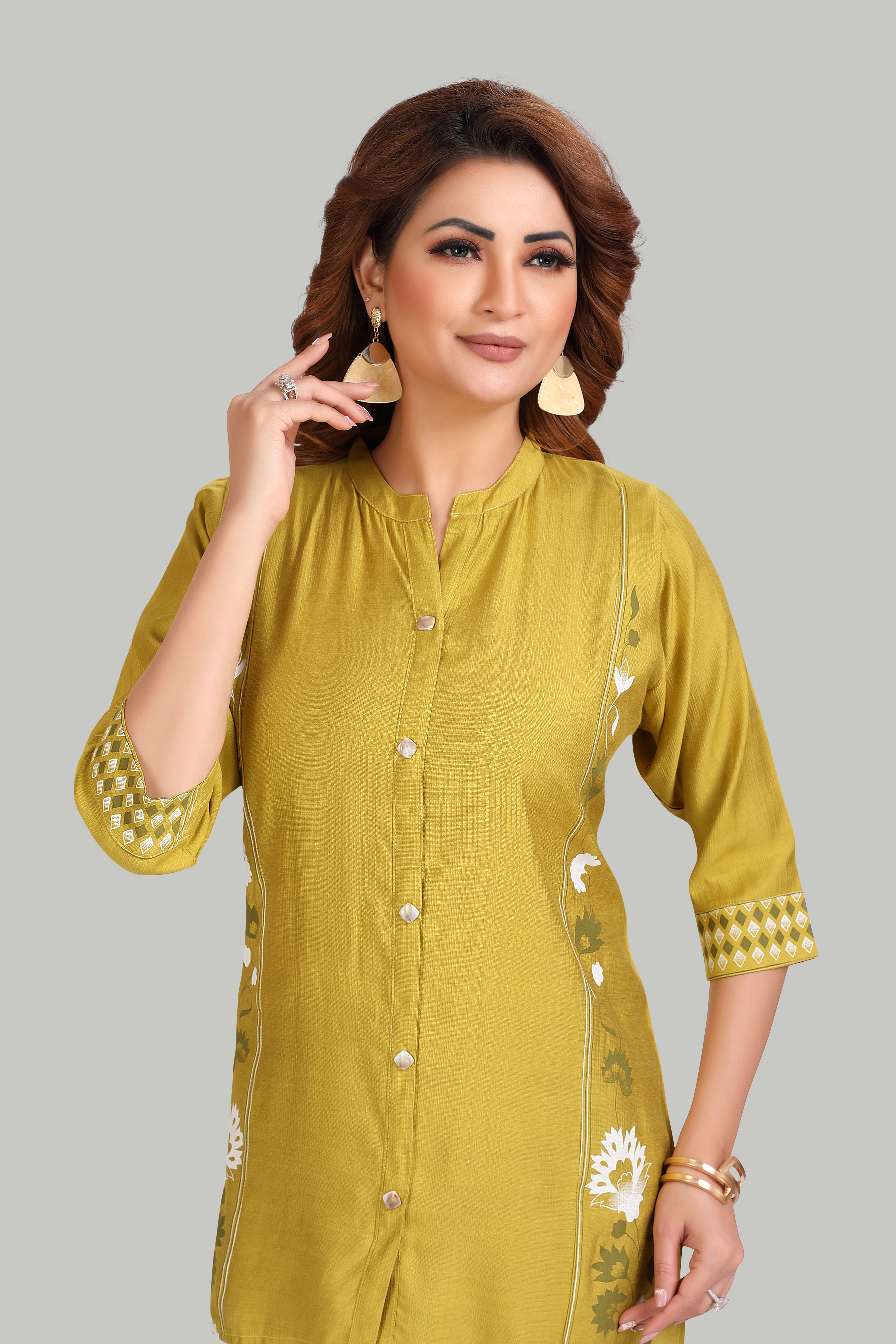 Green Floral Printed Short Kurti – 3/4th Sleeve, Cotton Blend